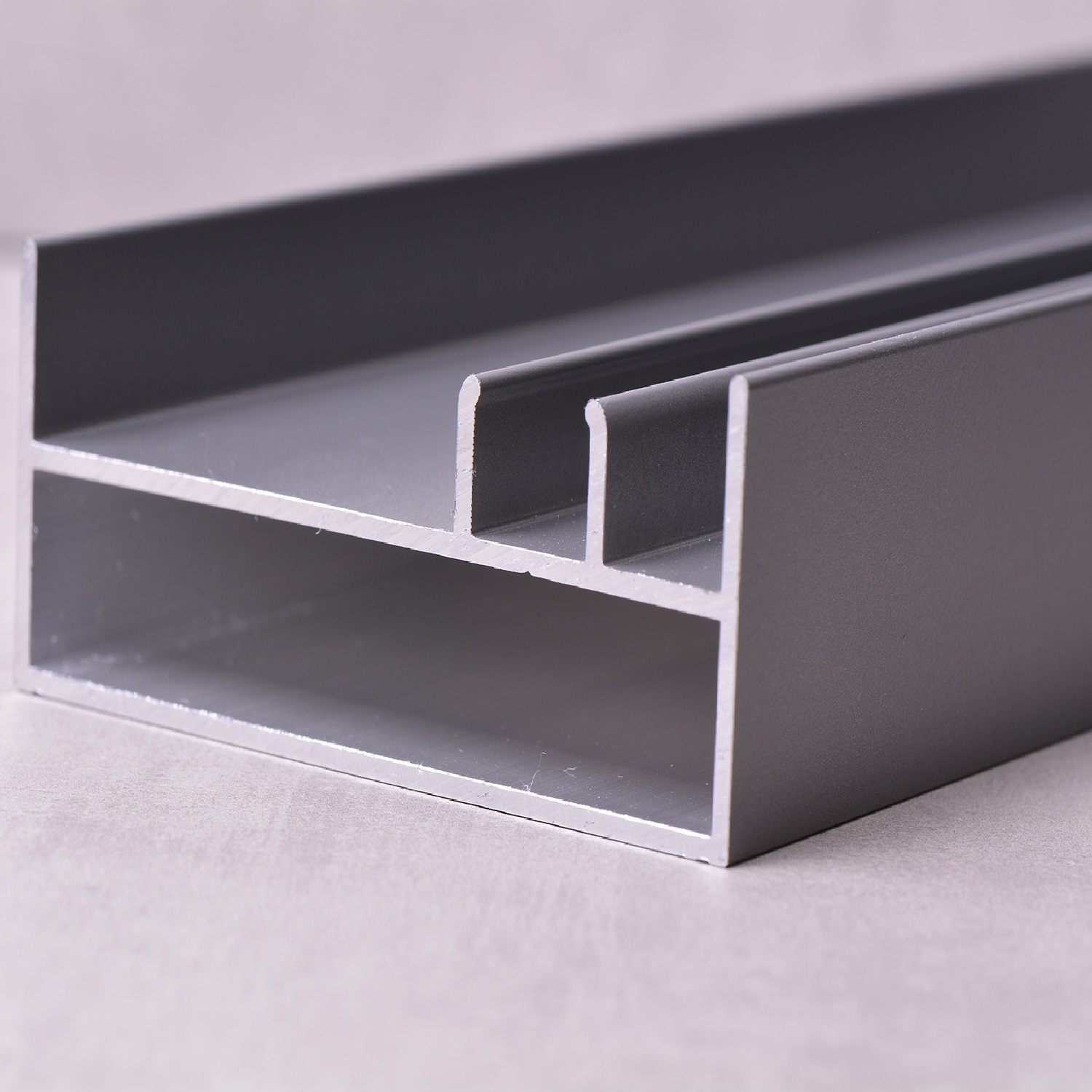 Profili per finestre scorrevoli con telaio in alluminio Profili in alluminio
