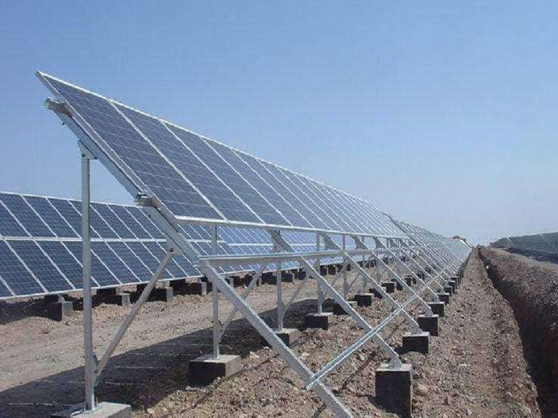 Scaffalatura a terra per moduli solari fotovoltaici
