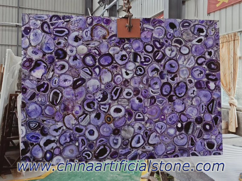 Pannelli traslucidi in pietra semipreziosa di agata viola
