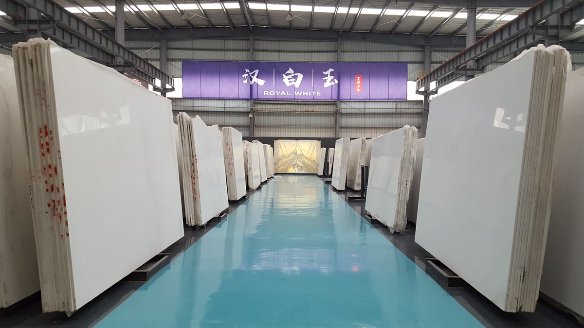 Taglio di marmo bianco puro cinese a Shuitou Xiamen
