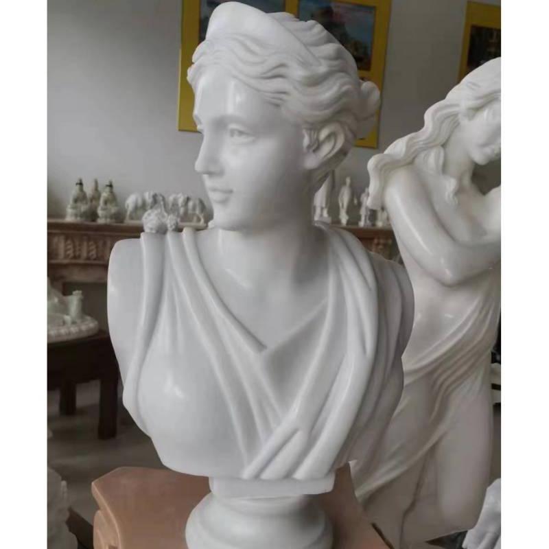 Scultura del busto di Artemide Diana
