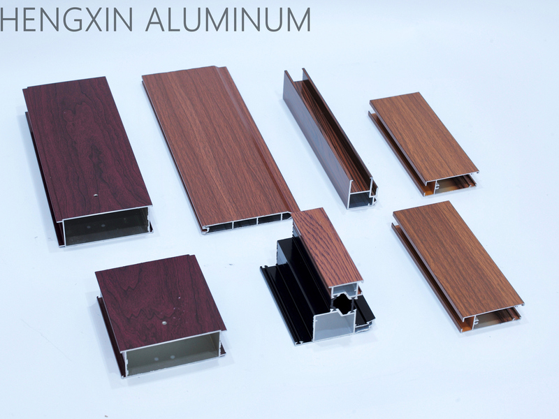 Applicazione del profilo di estrusione di alluminio Shengxin con anodizzazione e venatura del legno
