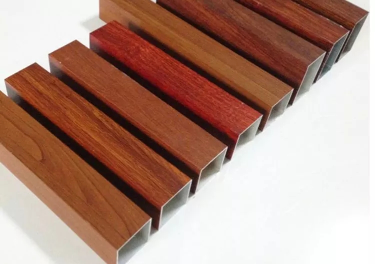 Lega di alluminio per stampa a trasferimento di venature del legno