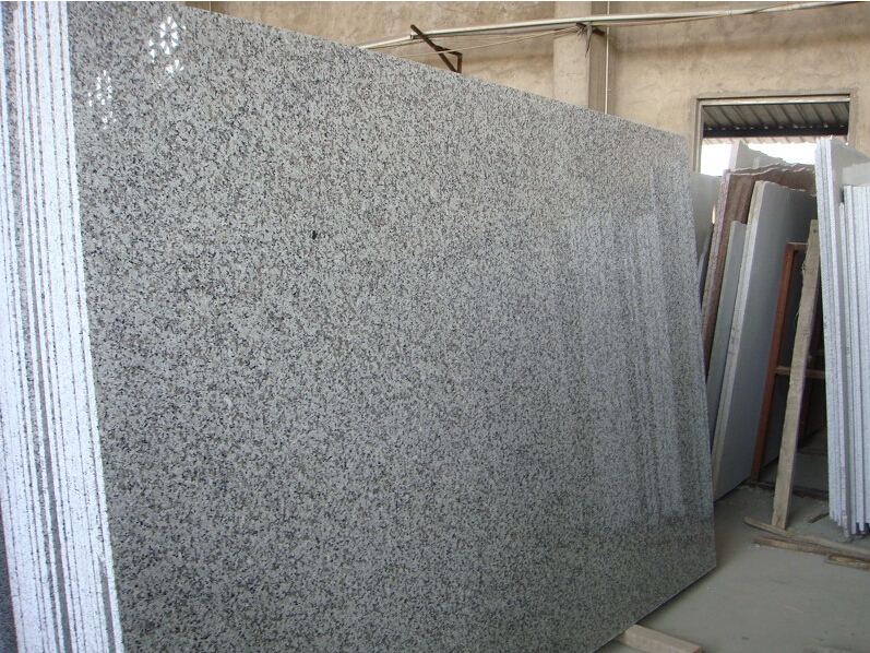 G439 lastra di granito piastrelle levigate in granito grigio