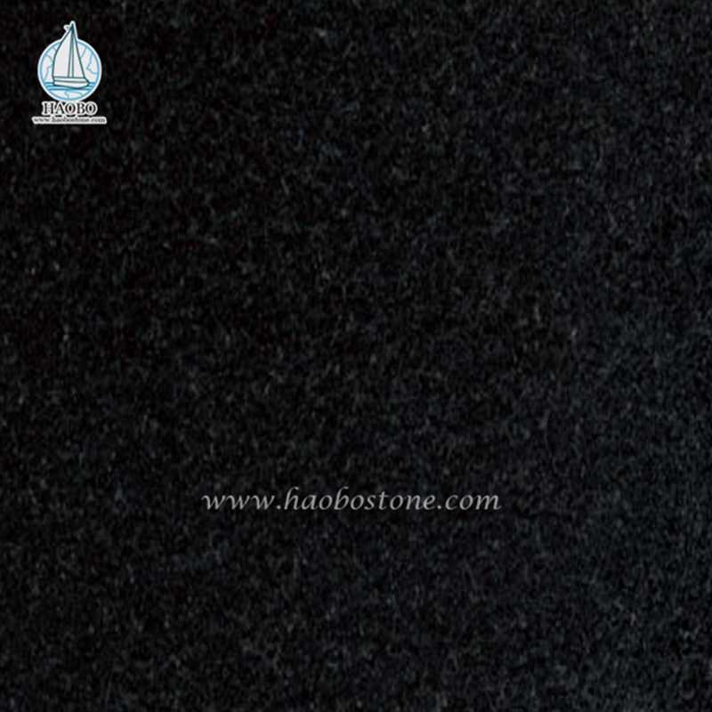 Monumento funebre di granito nero indiano
