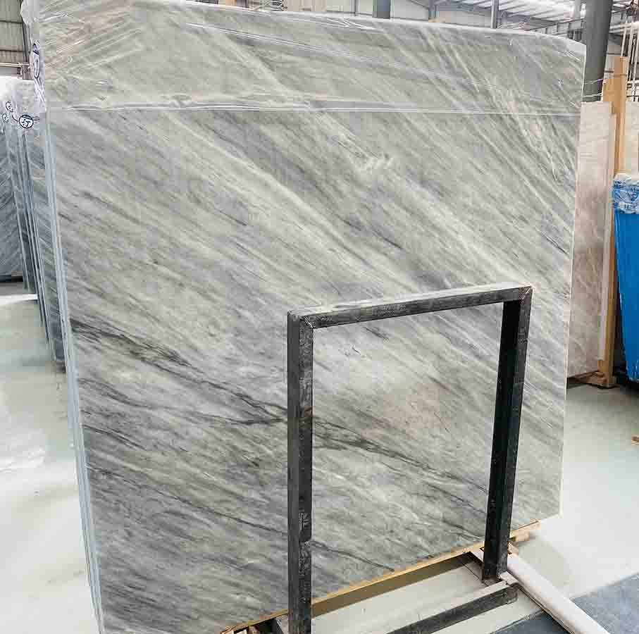 Blocchi di marmo grigio Hima